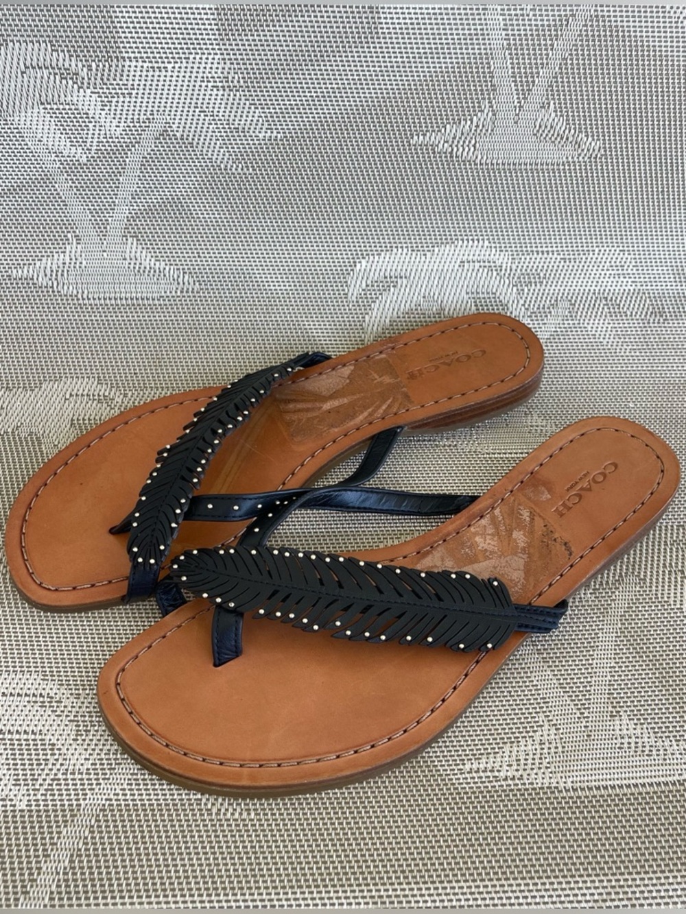 Coach New York DENI Black Leather Feather Thong Flat Sandals Women Sz 7.5